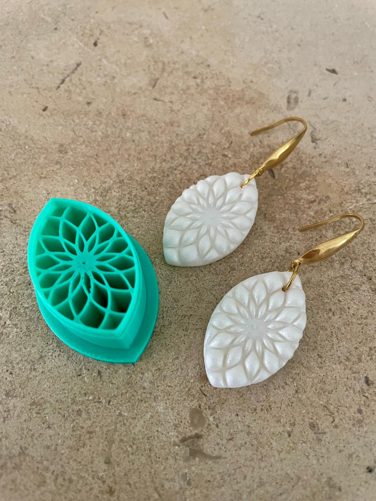 Cutter Marquise Bloemen Mandala | 30 x 20 mm